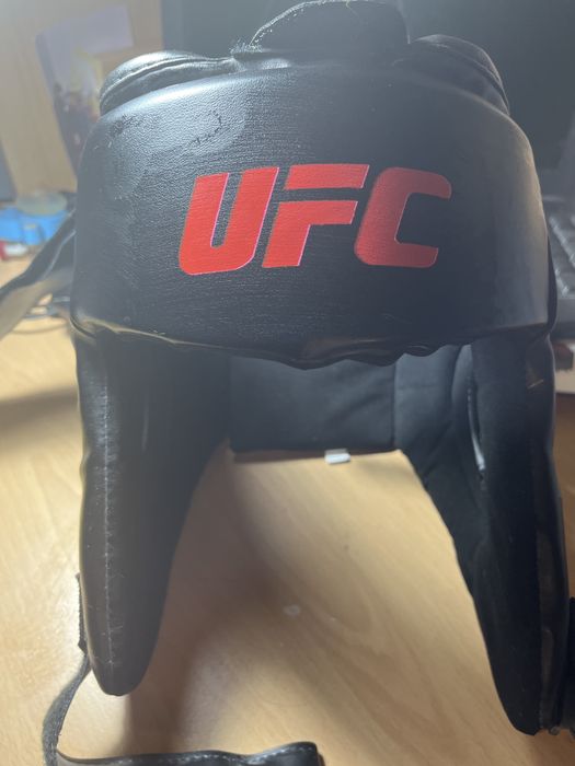 Боксерский шлем UFC