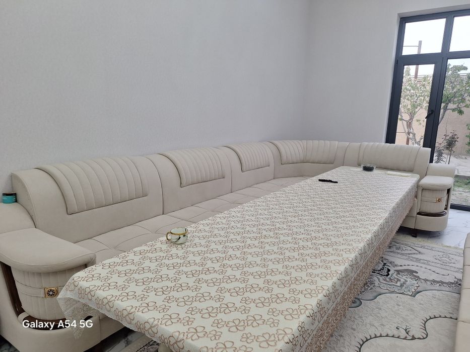 Myagkiy mebel sotiladi
