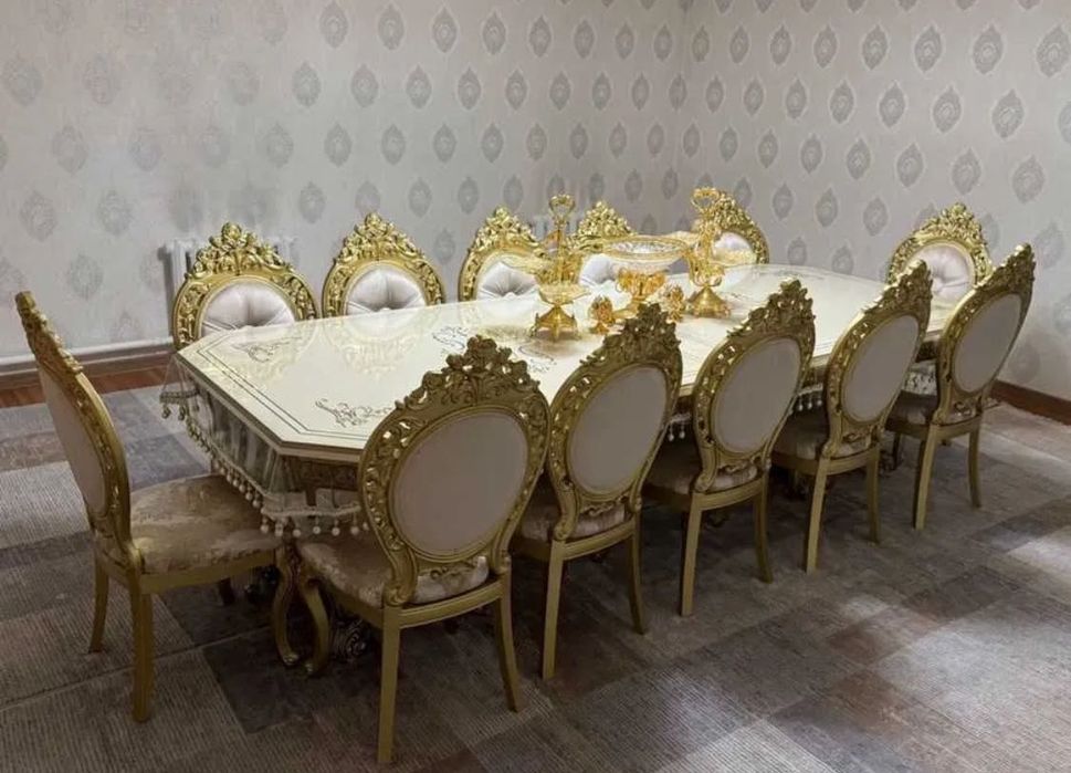 Продается стол стулья