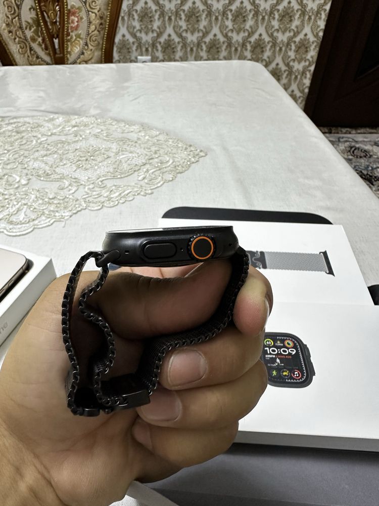 Apple Watch Ultra 2 Black Titanium Milanese Loop
