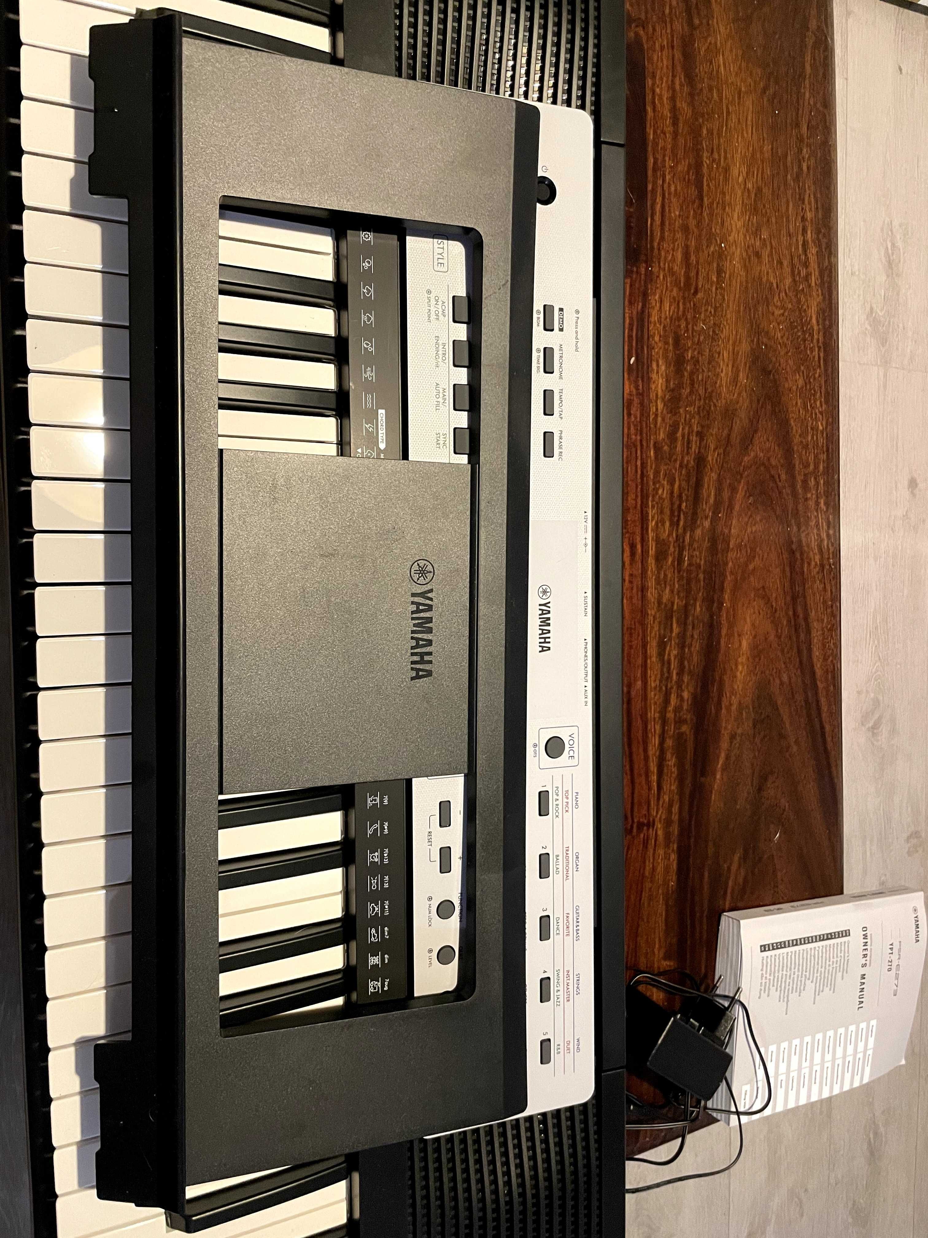 Продавам синтезатор Yamaha YPT-270