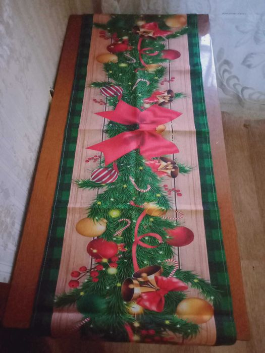 Дорожки новогодние  на стол  по 1500 тенге