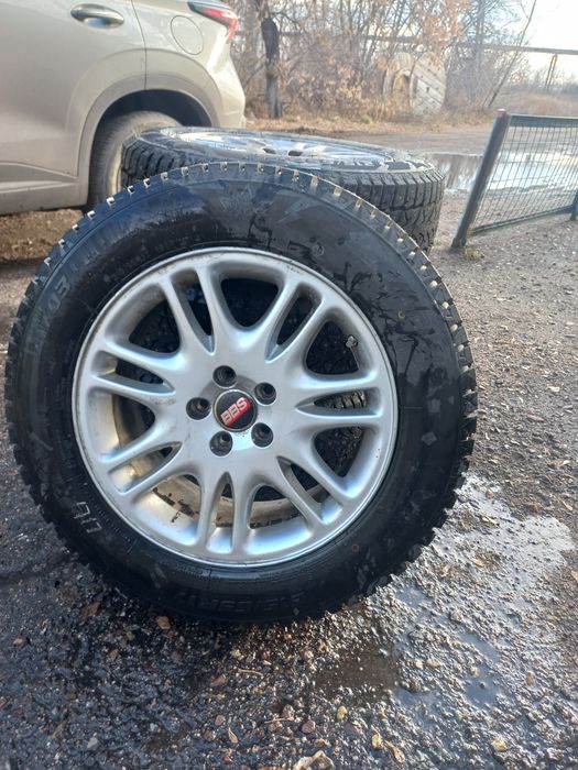 Колеса с дисками и датчиками давления