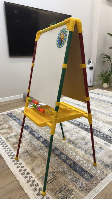 Детский двусторонний мольберт