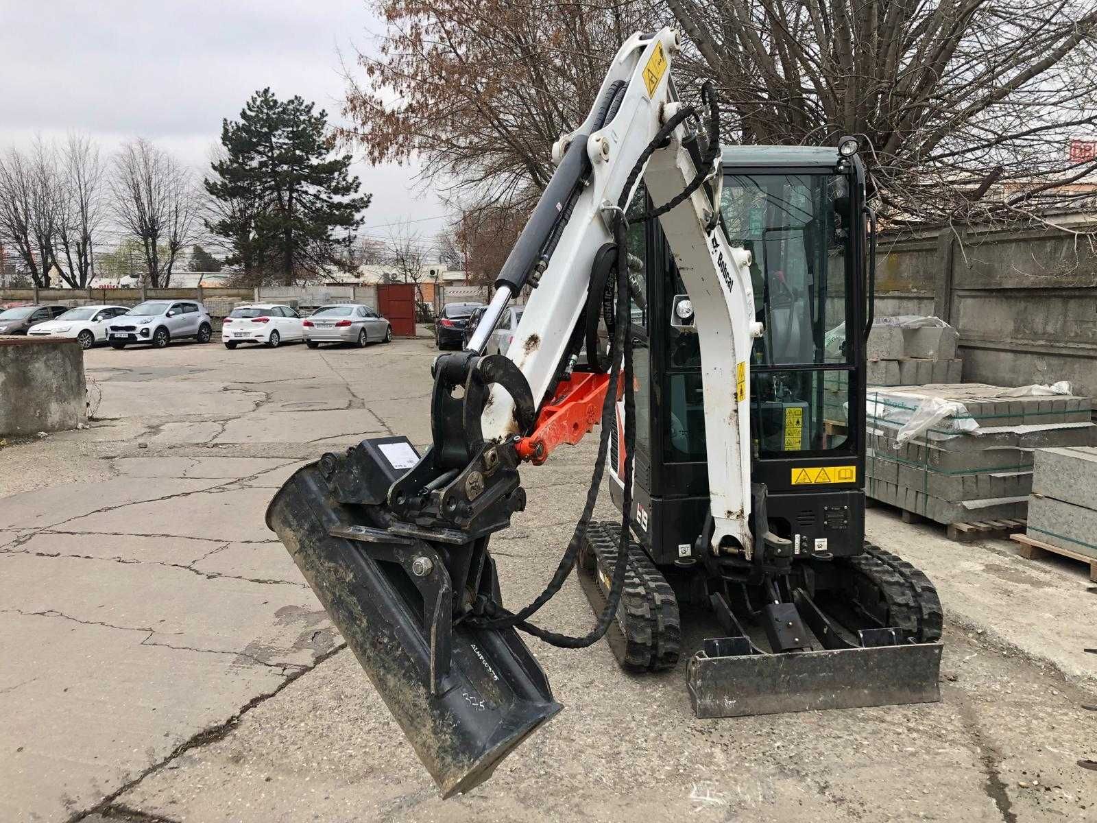 mini excavator - BOBCAT E19