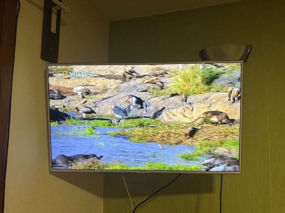 Smart tv Samsung 40’ инча , 3d