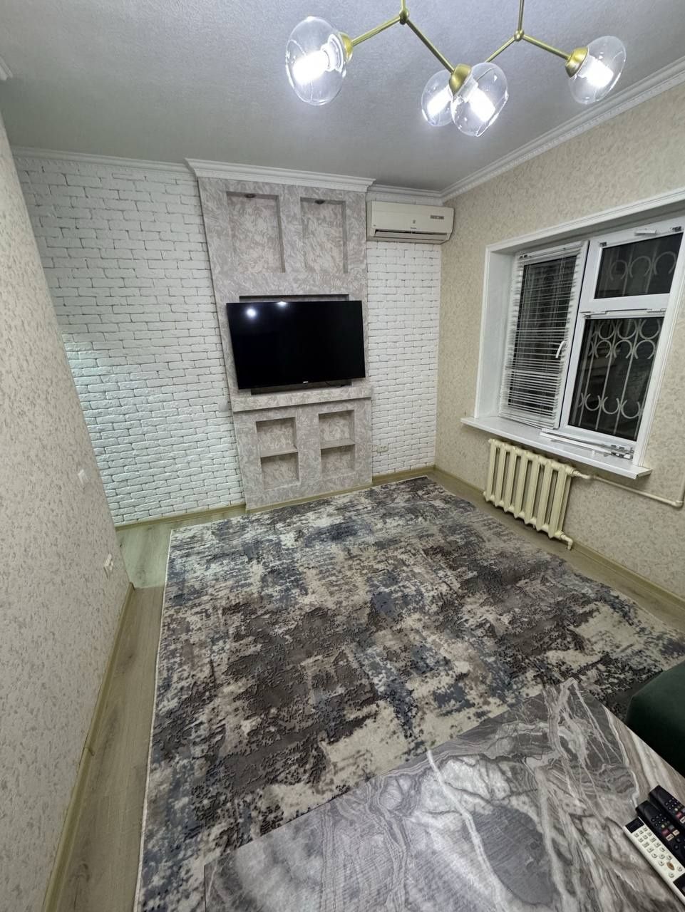 срочно сдаётся квартираметро Буюк Ипак Йули 2-комната евро ремонт