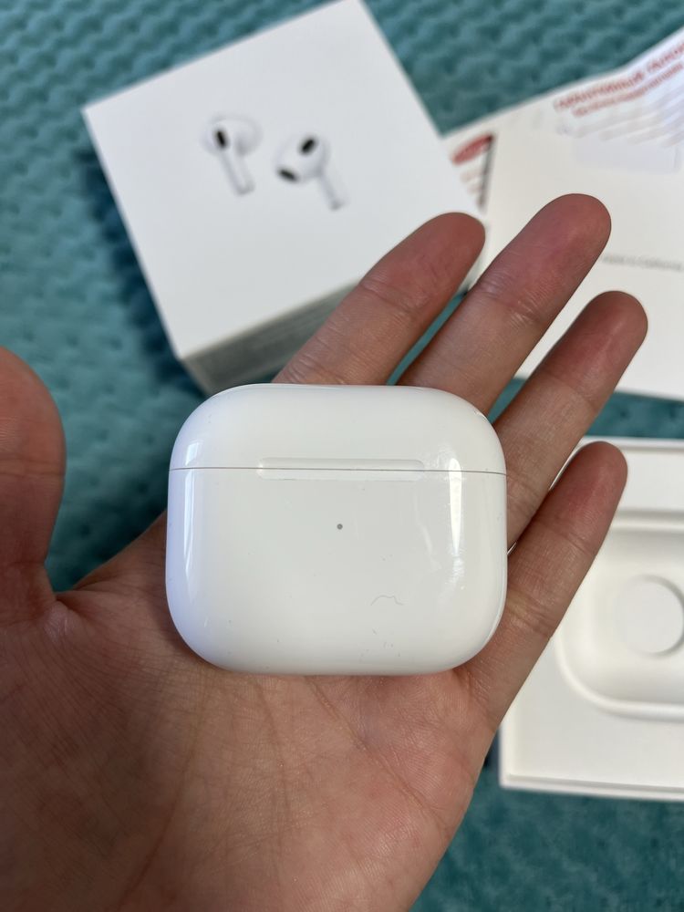 Наушники Apple AirPods 3 with Lightning Charging Case белый