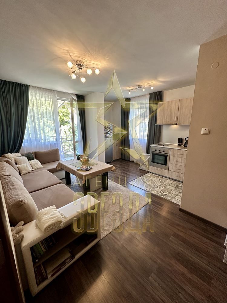 Продава се Двустаен апартамент в Пловдив, Кършияка - 65 кв.м за 1799 €/кв.м - Снимка #2