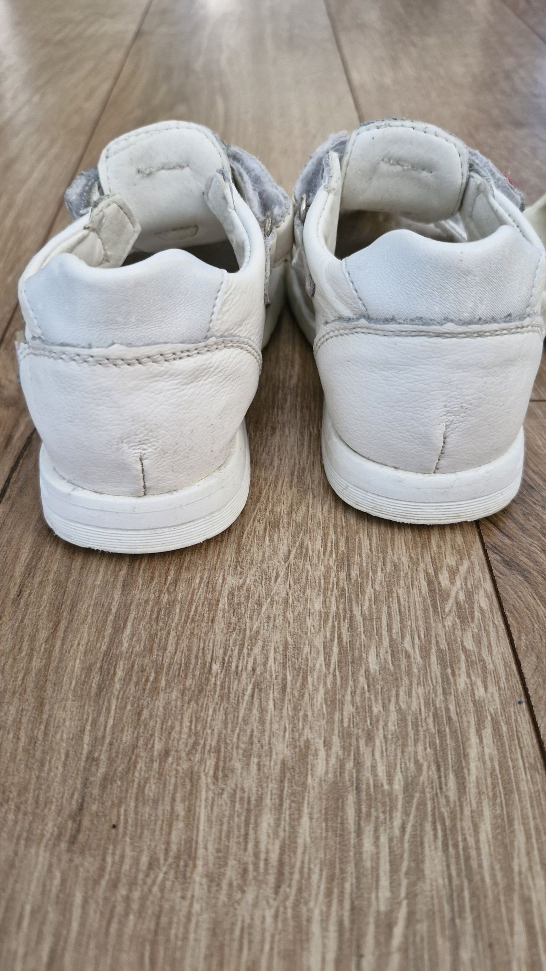 Lot sandale si slapi marime 25
