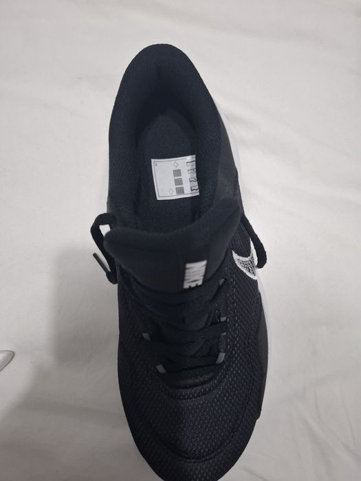 Adidasi nike mărimea 40