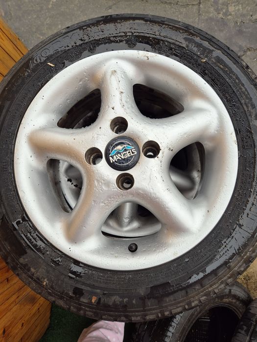 Vând roti R15 din tablă și jante aliaj R14