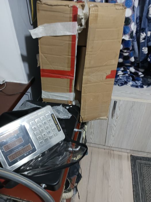 Продам весыи электронный.