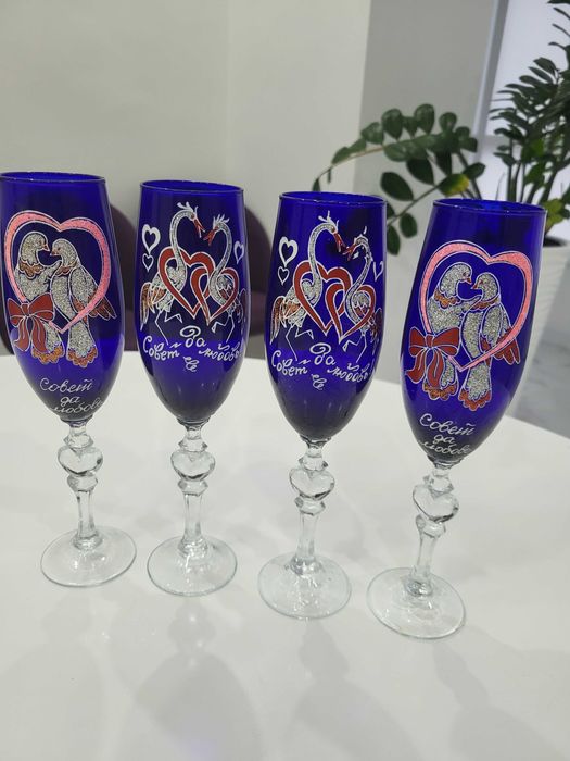 Продаются свадебные фужеры