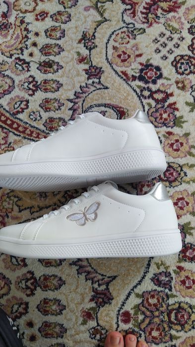 Женские кросовки