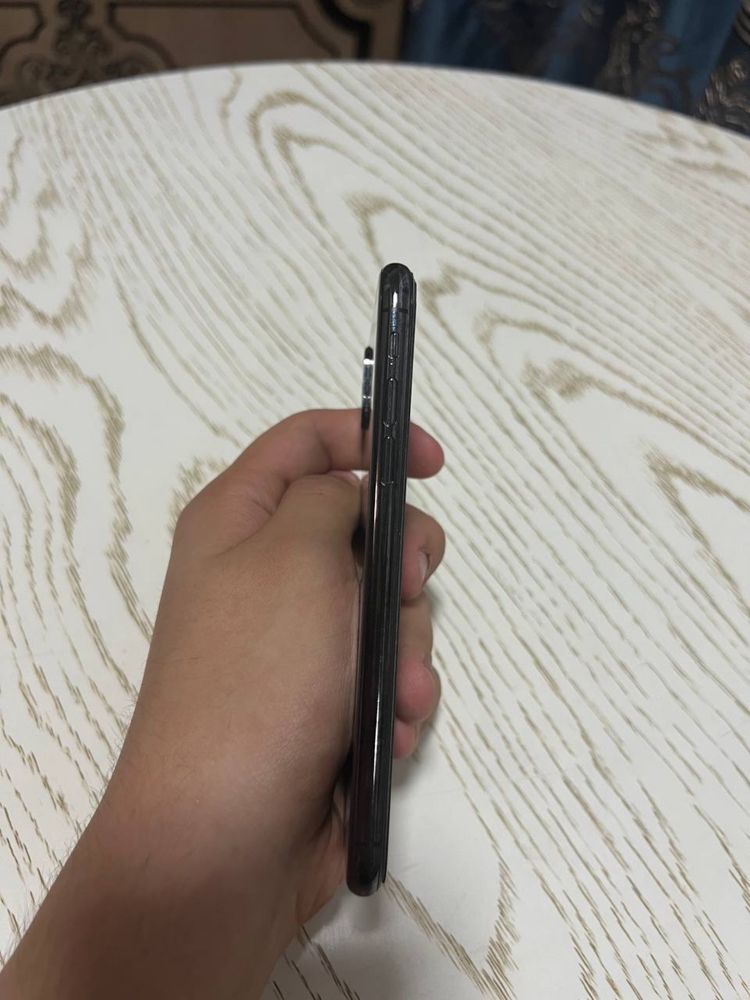 iPhone XS ideal.