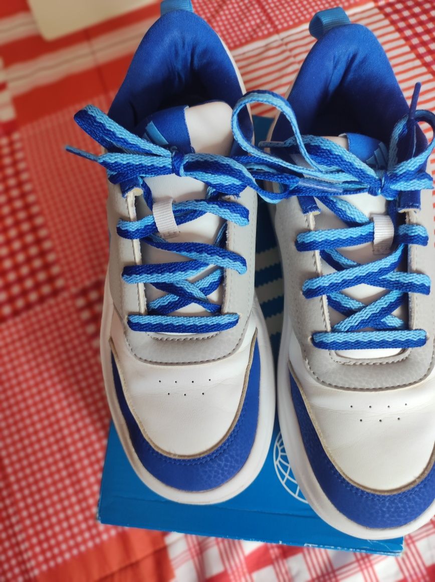 Маратонки Adidas
