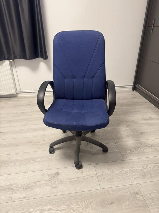 Scaun de birou albastru