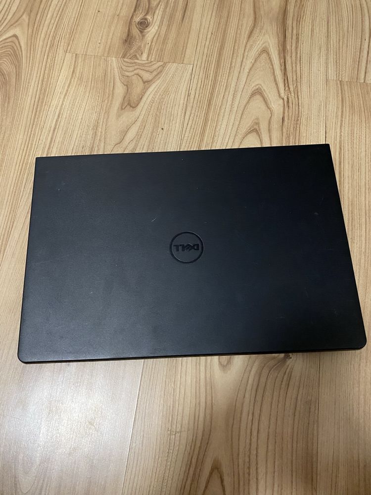 Лаптоп Dell 15,6" intel