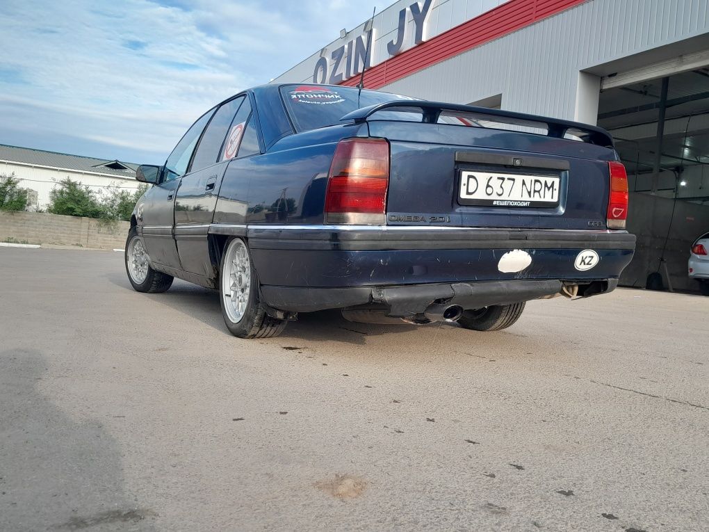 Opel Omega A 1991 г