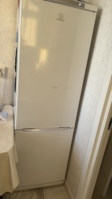 Продам холодильник