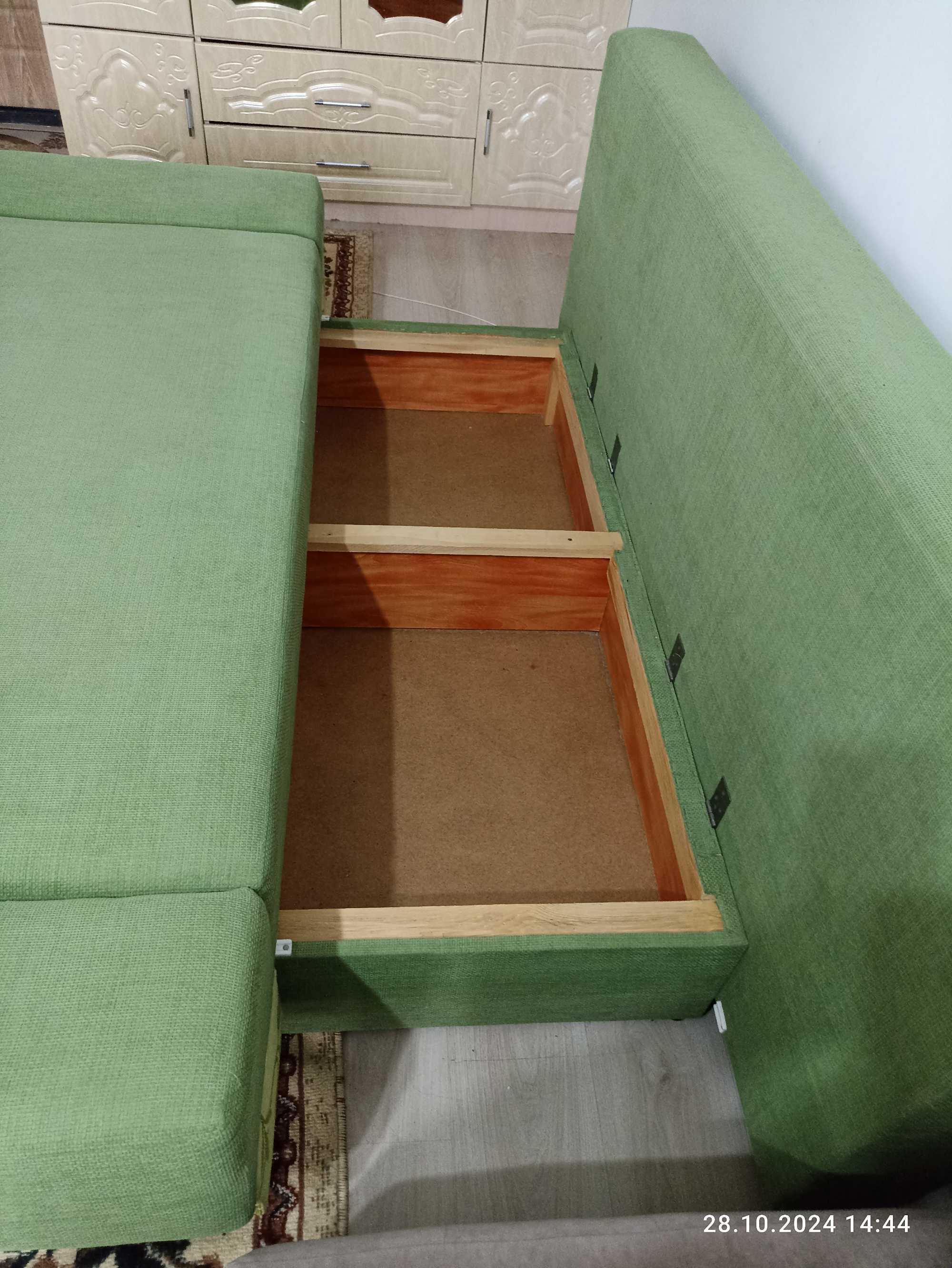 Продам диван раздвижной