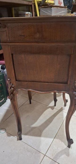 Барокови нощни шкафчета