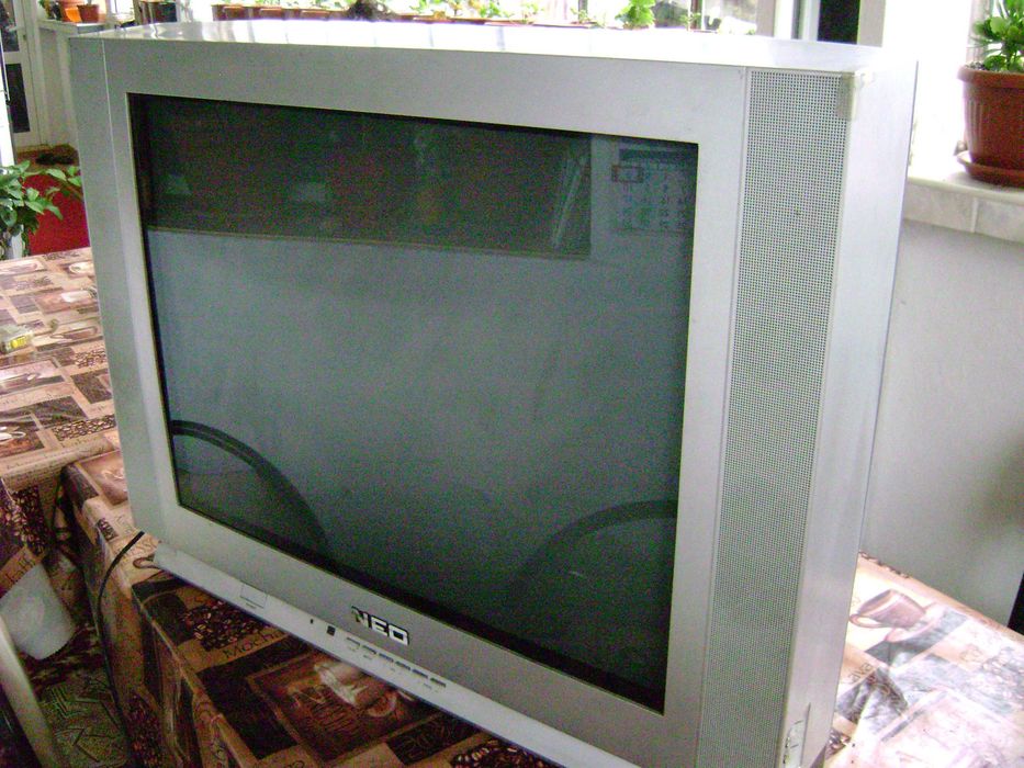 Телевизор Флатрон LG 70см диагонал и NEO/70см/