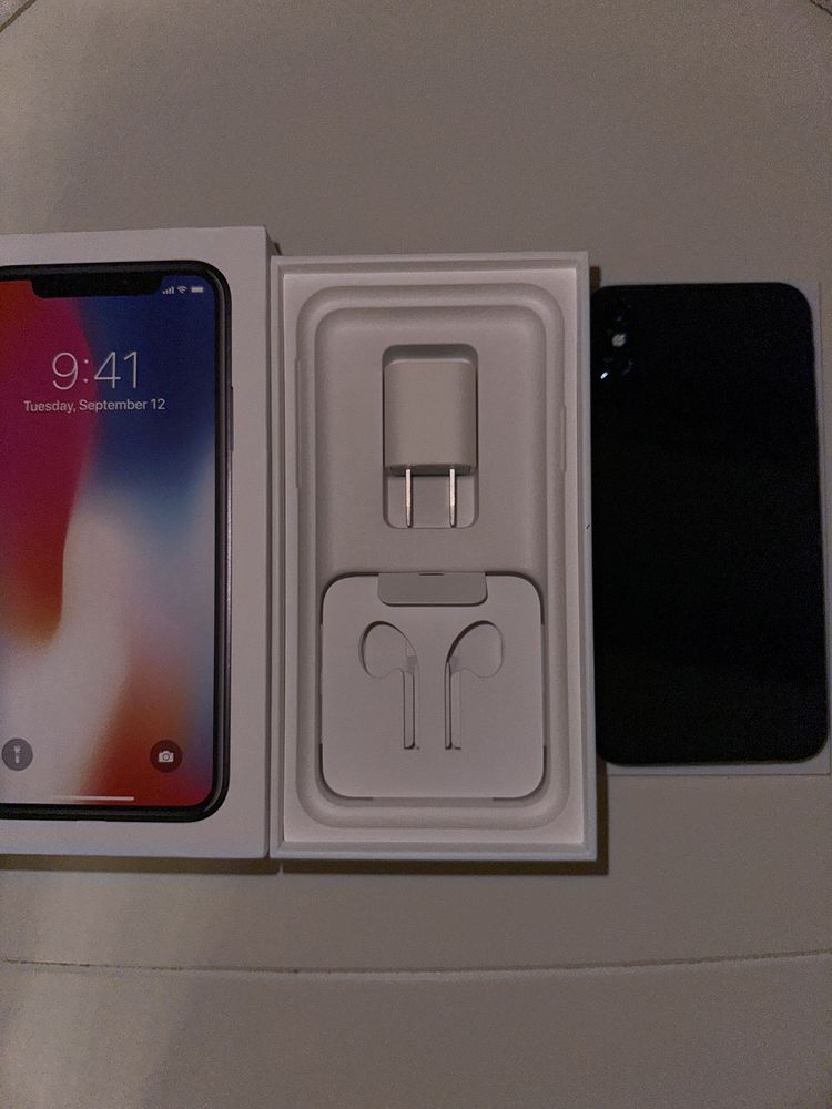 iPhone X, 64GB un condiție bună