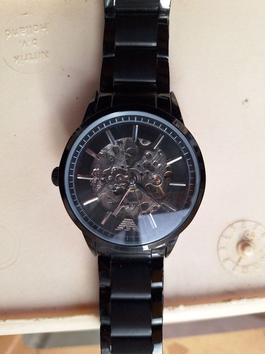 De vânzare 2 ceasuri Armani 600 lei