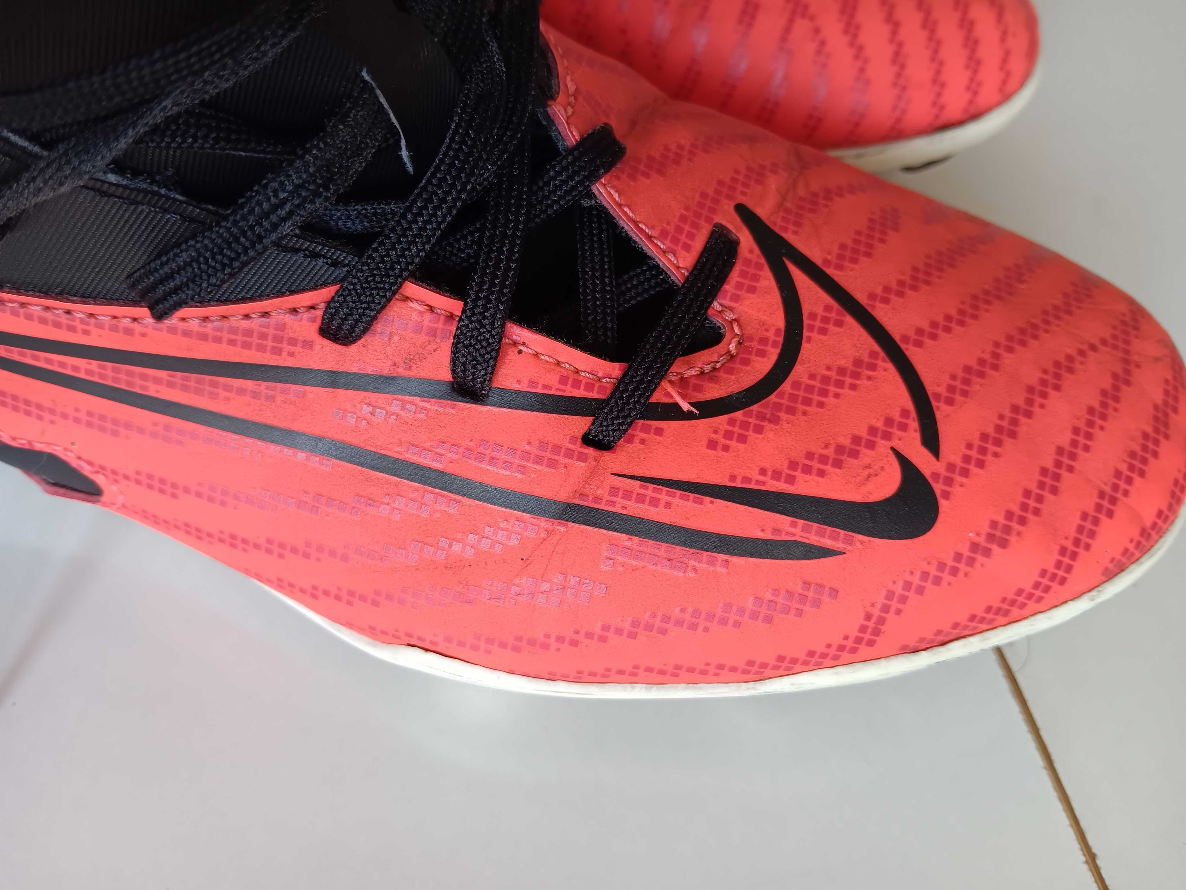 Футболни обувки, бутонки Nike Phantom 42 номер