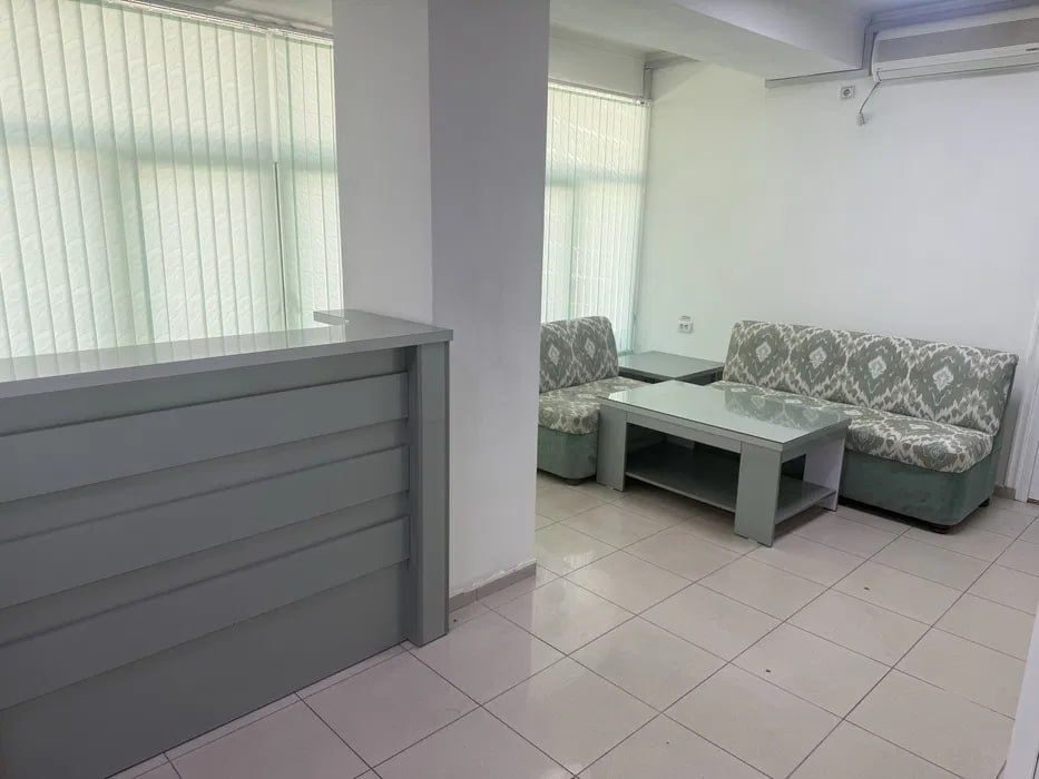 Аренда офиса лабзак 179м²