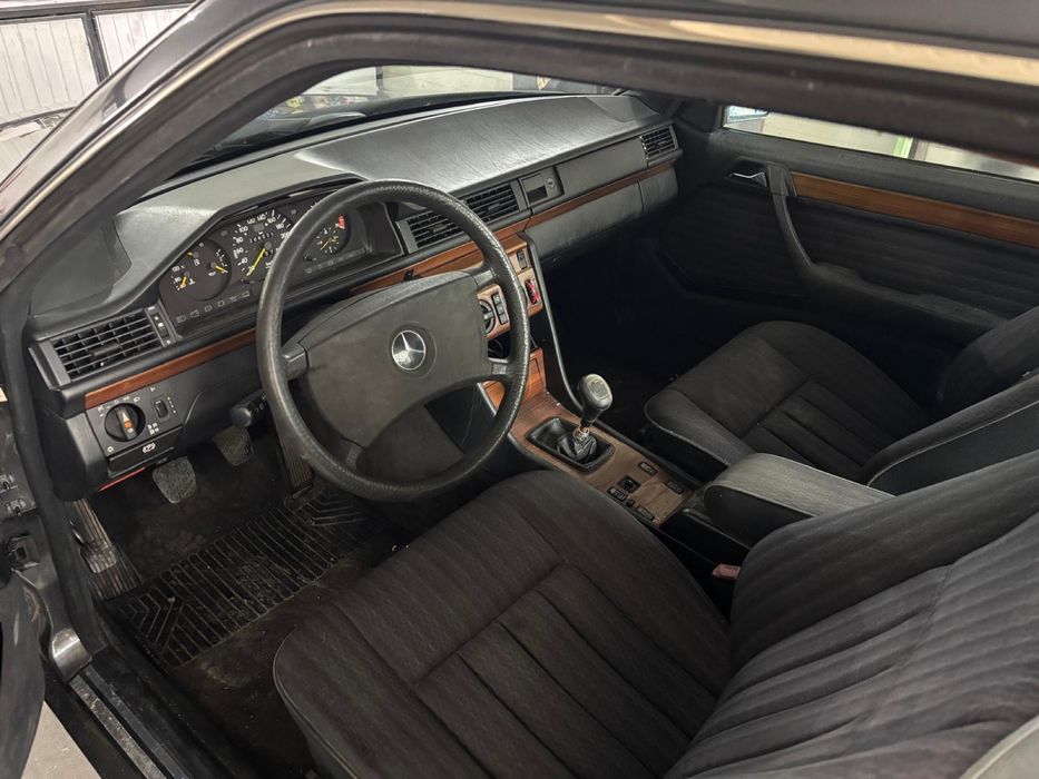 Mercedes w124 Coupe an 91 Clima de 2.3i Acte Germania