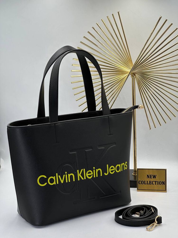 Geanta Calvin Klein Noua !!! Dimensiuni 32/24 !!!