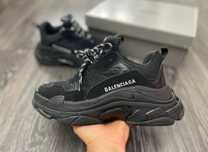Balenciaga univerali