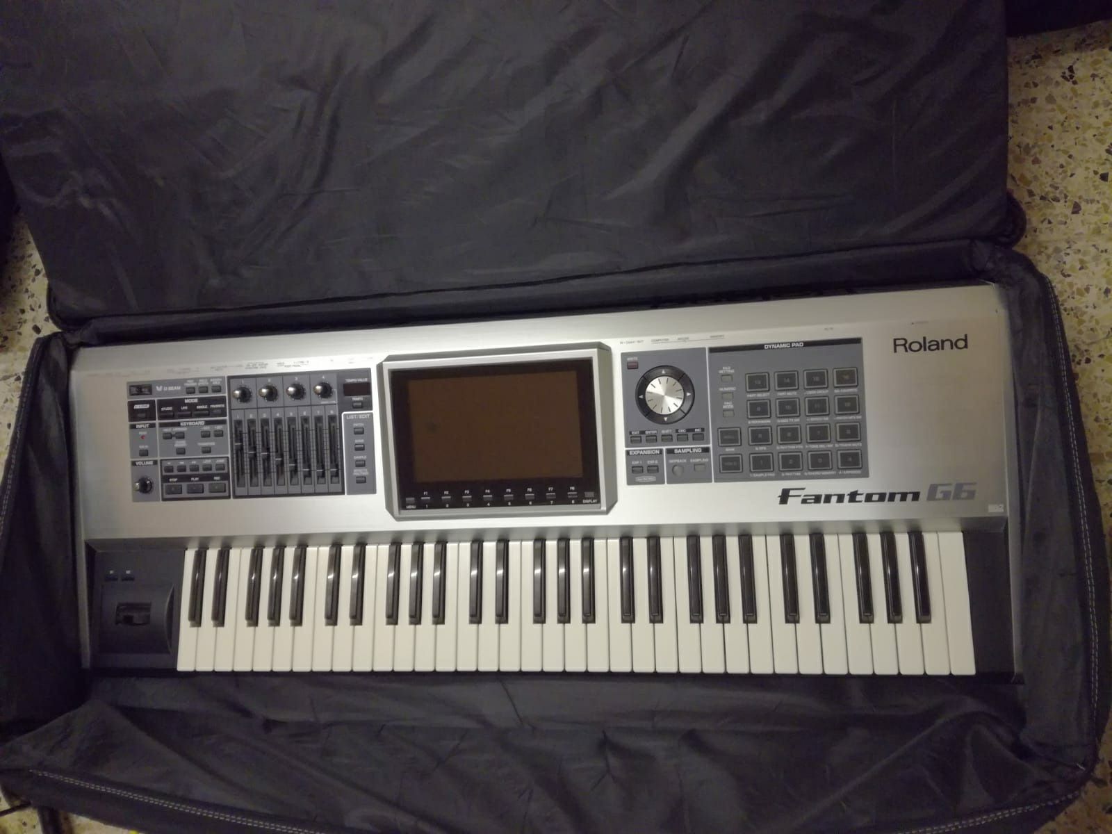 Vând sintetizator  Roland g6