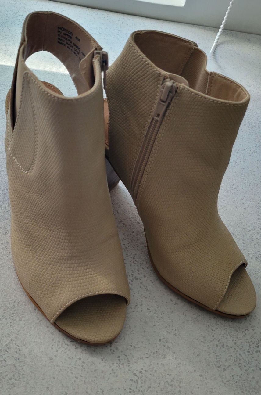 Sandale cu toc Steve Madden