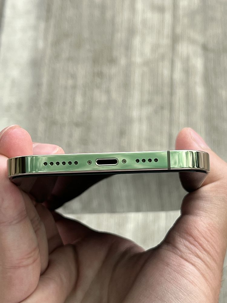 Iphone 12 Max holati alo darajada