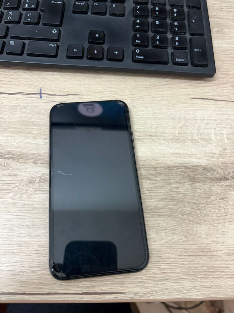 Черен black iphone Xs