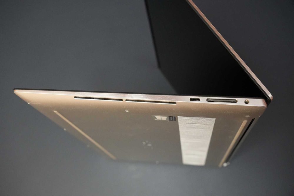 Продавам лаптоп Dell XPS 15 9500