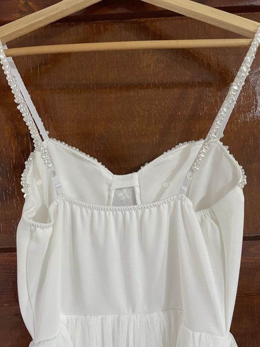 Бяла сватбена рокля