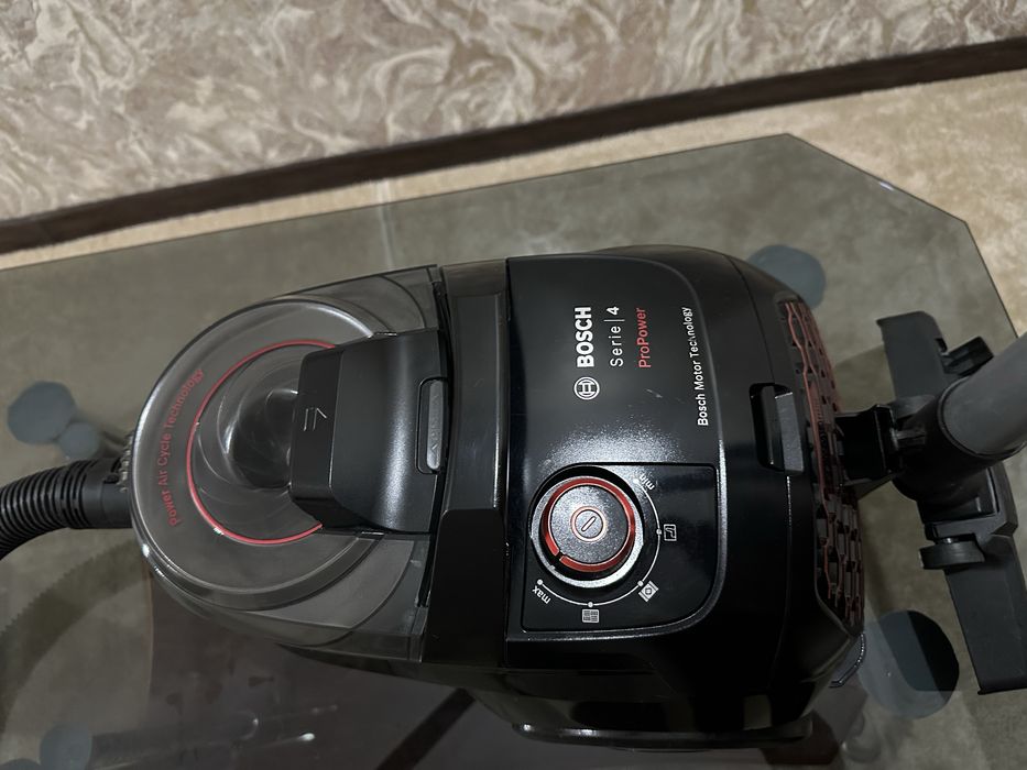 Пылесос Bosch в отличном состоянии plisos