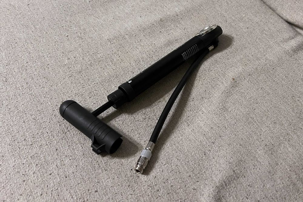 Pompa bicicleta Crivit cu manometru presiune 5 5 bar compacta portabil