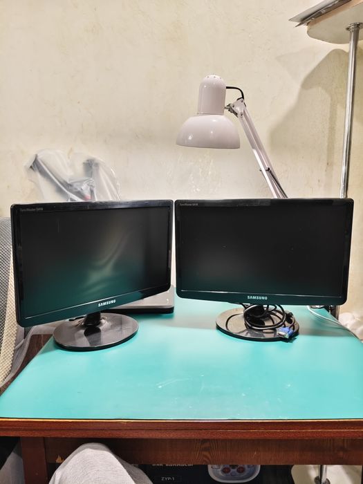 Мониторы Samsung 19 дюймов.