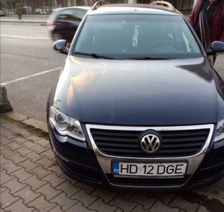 Vând Volkswagen Passat