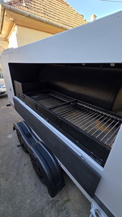 Grill, BBQ, street food, gratar, food truck, remorca