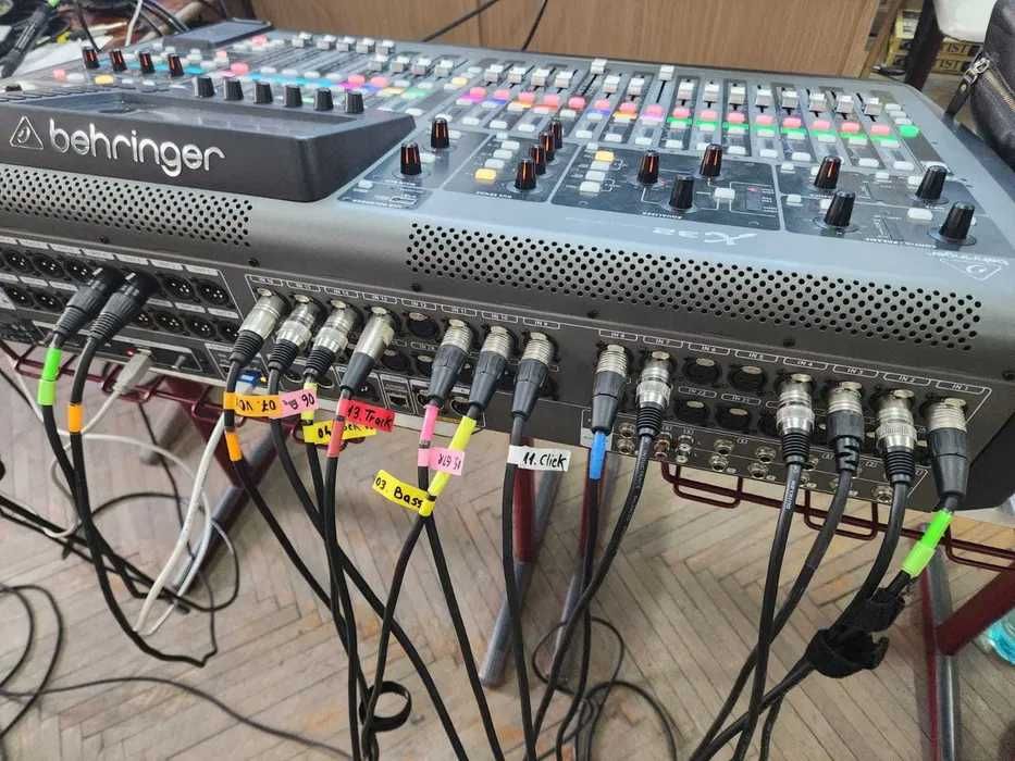 Inchiriez Mixer digital Behringer x32
