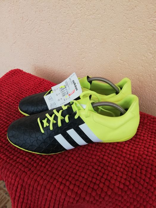 Adidas fotbal sală noi nr 44