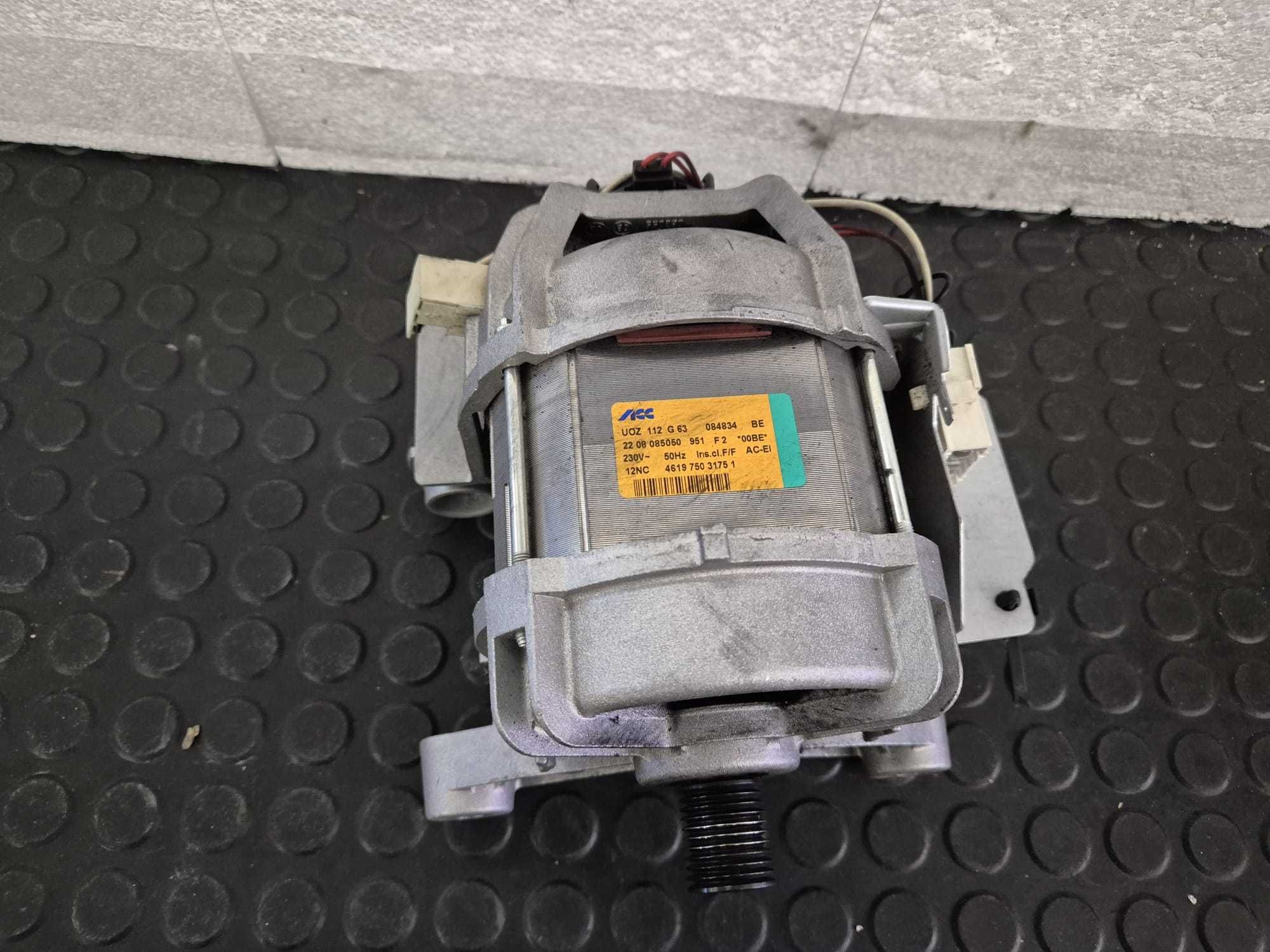 Motor masina de spalat Whirlpool 7 pini ACC UOZ112 cod / R34