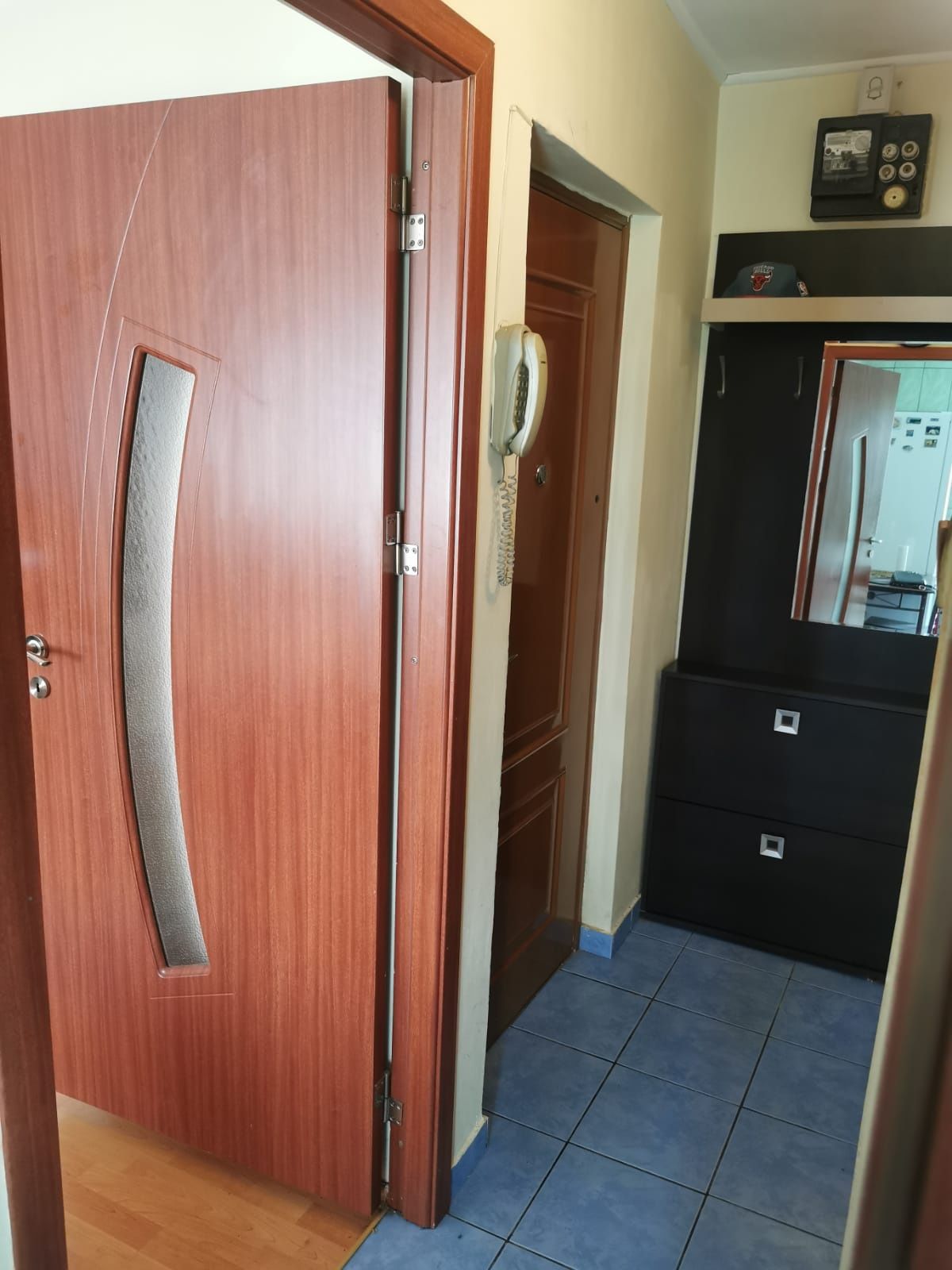 Persoana fizica închiriez apartament cu 1 camera  pentru minim 12 luni